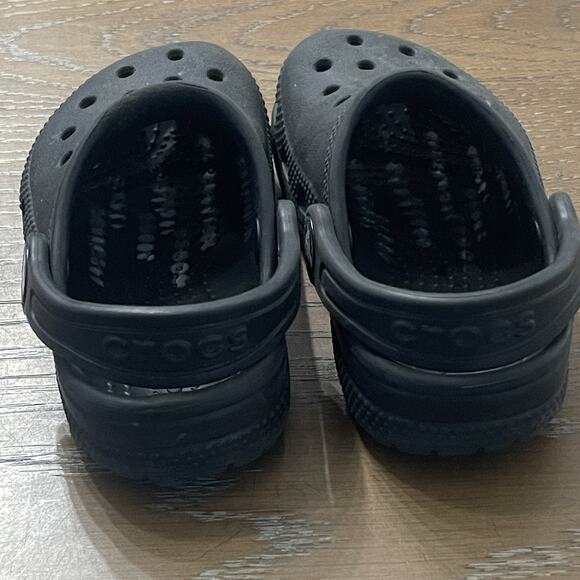 Crocs Classic Clog Child Size 5 Black Waterproof Slip On Logo Summer Sandal - Picture 3 of 6